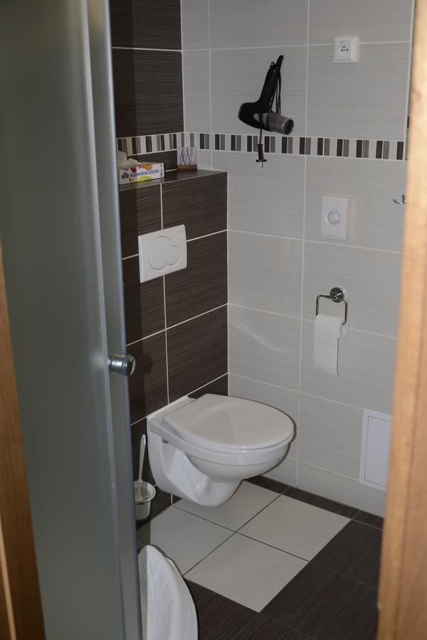 Alex Pension Prešov Esterno foto